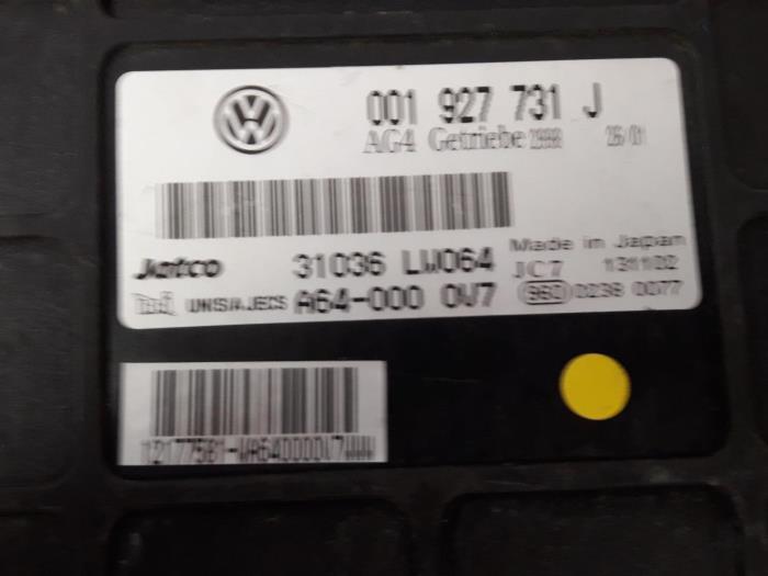 Steuergerät Automatikkupplung van een Volkswagen Polo IV (9N1/2/3) 1.4 16V 2003