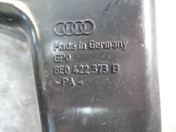 Depósito de aceite de dirección asistida de un Audi A4 2002