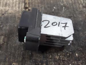 Used Heater resistor Isuzu D-Max (TFR/TFS) 2.5 D Twin Turbo 4x4 Price € 35,00 Margin scheme offered by De Witte Boerderij B.V.