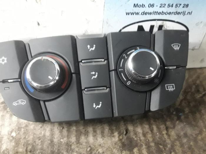 Używane Panel climatronic Opel Meriva Mk.II Cena € 125,00 Procedura marży oferowane przez De Witte Boerderij AutoMotive