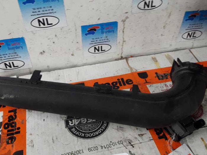 Gebrauchte Intercooler Rohr Volkswagen Golf Preis € 35,00 Margenregelung angeboten von De Witte Boerderij AutoMotive