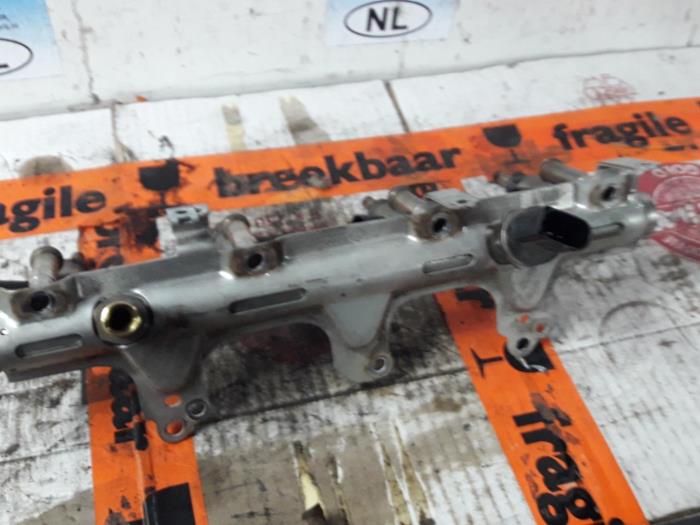 Gebrauchte Einspritzdüse (Einspritzer) Audi A4 (B8) 1.8 TFSI 16V Preis auf Anfrage angeboten von De Witte Boerderij AutoMotive