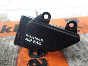 Used Airbag indicator light Kia Rio III (UB) 1.2 CVVT 16V Price € 15,00 Margin scheme offered by De Witte Boerderij B.V.