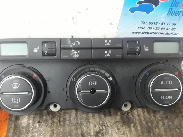 Używane Panel climatronic Volkswagen Touran (1T1/T2) 1.6 FSI 16V Cena € 100,00 Procedura marży oferowane przez De Witte Boerderij AutoMotive