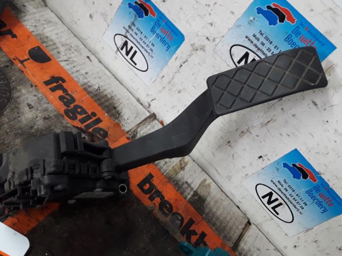 Begagnade Gaspedalsensor Volkswagen Transporter T5 2.5 TDi Pris € 10,00 Marginaltabell erbjuds av De Witte Boerderij AutoMotive