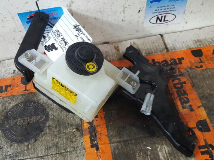 Brake Fluid Reservoir Toyota Prius Plus De Witte Boerderij B V