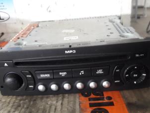 Used Radio CD player Peugeot 207 SW (WE/WU) 1.4 16V Vti Price € 50,00 Margin scheme offered by De Witte Boerderij B.V.
