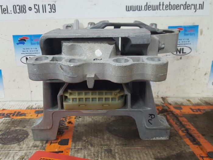 Gearbox mount from a Mercedes Sprinter 2019