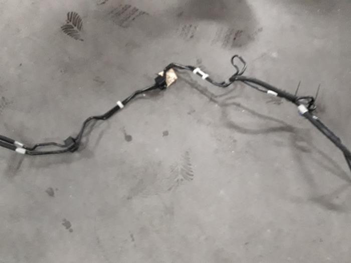 Usagé Conduit (divers) BMW X5 (F15) M Turbo 4.4i V8 32V Prix € 100,00 Règlement à la marge proposé par De Witte Boerderij AutoMotive