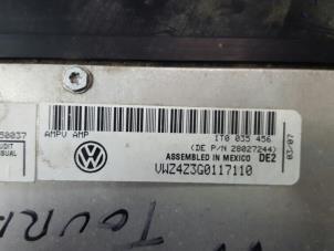 Usados Amplificador de radio Volkswagen Touran (1T1/T2) 1.9 TDI 105 Precio € 75,00 Norma de margen ofrecido por De Witte Boerderij B.V.