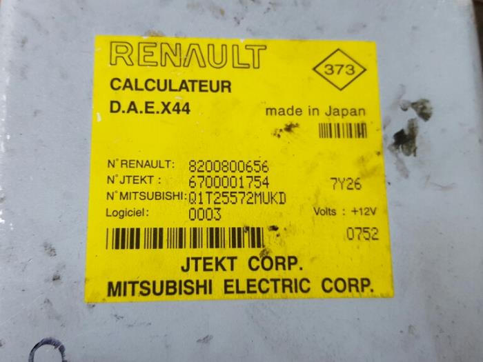 Usagé Ordinateur direction assistée Renault Twingo II (CN) 1.2 16V Prix € 35,00 Règlement à la marge proposé par De Witte Boerderij AutoMotive