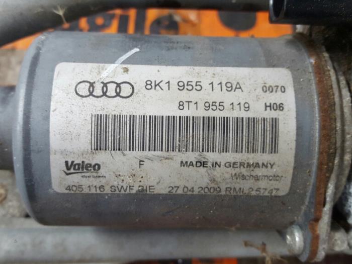 Silnik i mechanizm wycieraczki z Audi A4 Avant (B8) 2.0 TDI 16V 2009