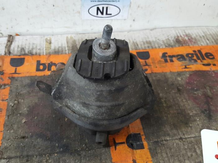 Used Engine mount BMW 5 serie Touring (E61) 535d 24V Price € 15,00 Margin scheme offered by De Witte Boerderij AutoMotive
