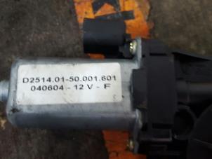 Usados Motor de ventanilla de puerta Fiat Stilo (192A/B) 1.6 16V 3-Drs. Precio € 26,25 Norma de margen ofrecido por De Witte Boerderij AutoMotive