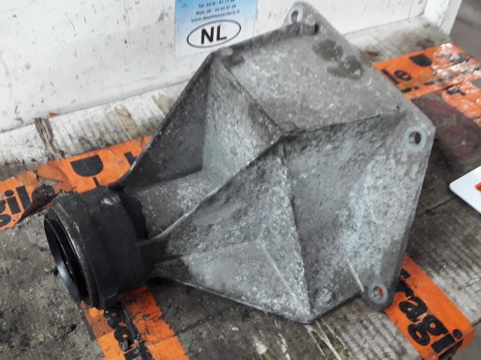 Drive shaft support bearing and bracket