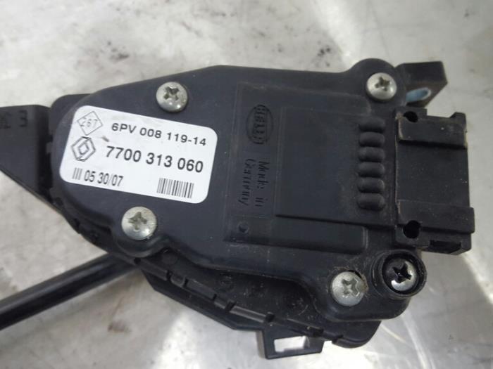 Begagnade Gaspedalsensor Opel Vivaro 2.0 CDTI Pris € 10,00 Marginaltabell erbjuds av De Witte Boerderij AutoMotive