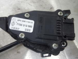 Used Throttle pedal position sensor Opel Vivaro 2.0 CDTI Price € 15,00 Margin scheme offered by De Witte Boerderij B.V.