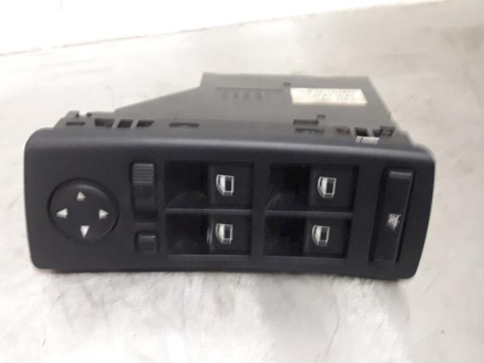 Usados Interruptor combinado de ventanillas BMW X5 (E53) 3.0d 24V Precio € 50,00 Norma de margen ofrecido por De Witte Boerderij AutoMotive