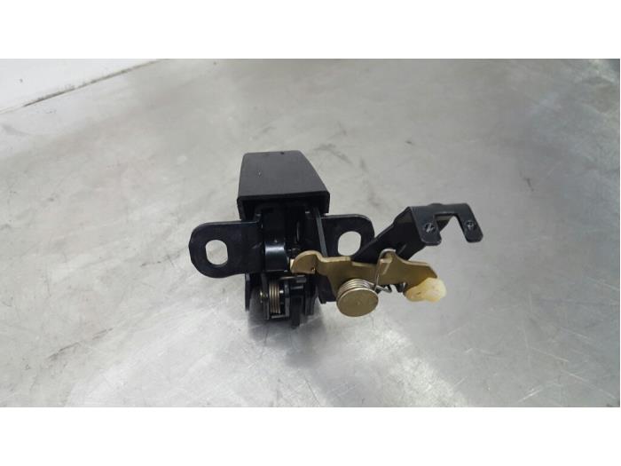 Rear door lock mechanisms with part number 7H0827162 stock