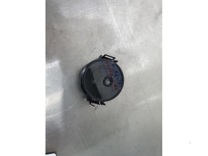 Rain sensor from a Nissan X-Trail (T32) 1.6 DIG-T 16V 163 2017