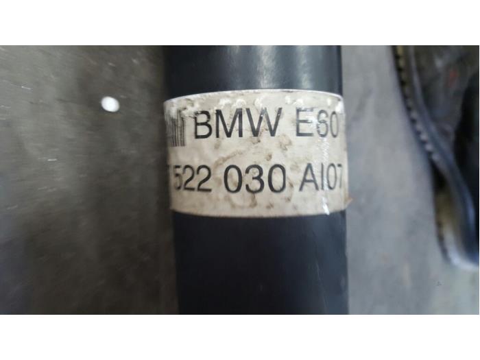 Arbre de transmission d'un BMW 5 serie Touring (E61) 525i 24V 2004