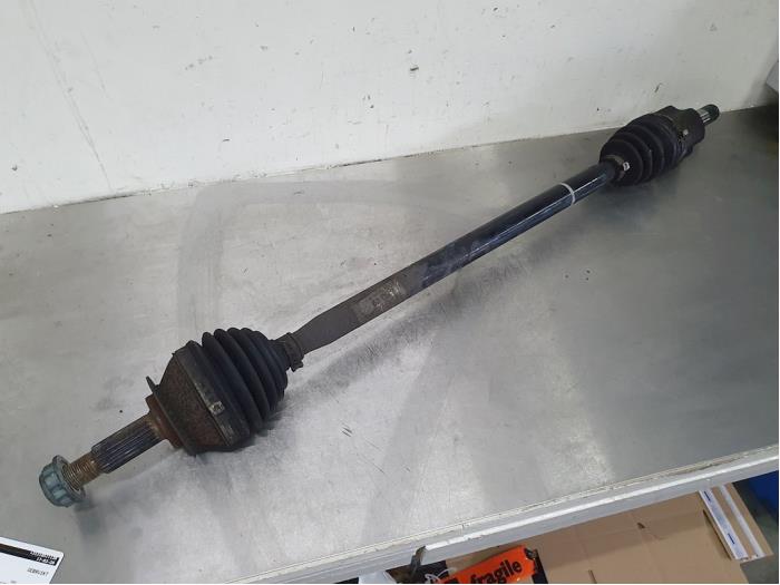 Front drive shaft, right from a Volkswagen Up! (121) 1.0 12V 60 2015