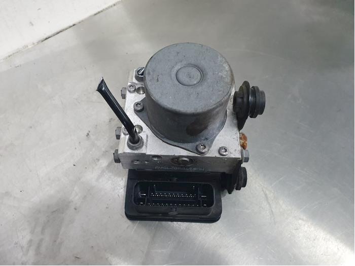 ABS pump from a Volkswagen Up! (121) 1.0 12V 60 2015