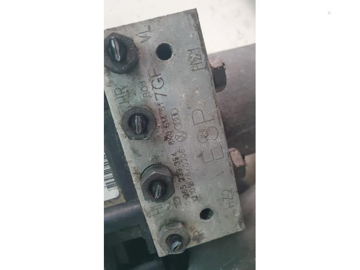 ABS Pumpe van een Audi A4 2013