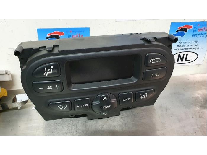 Begagnade Klimatpanel Peugeot 206 (2A/C/H/J/S) 1.4 XR,XS,XT,Gentry Pris € 35,00 Marginaltabell erbjuds av De Witte Boerderij AutoMotive