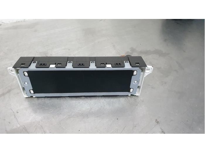 Begagnade Innerdisplay Peugeot 207 Pris € 15,00 Marginaltabell erbjuds av De Witte Boerderij AutoMotive