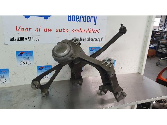 Usagé Support moteur Porsche Boxster (986) 2.5 24V Prix € 145,00 Règlement à la marge proposé par De Witte Boerderij AutoMotive