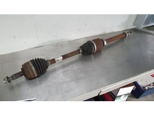 Used Front drive shaft, right Dacia Duster (HS) 1.2 TCE 16V Price € 125,00 Margin scheme offered by De Witte Boerderij B.V.