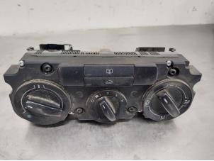 Used Heater control panel Volkswagen Caddy III (2KA,2KH,2CA,2CH) 1.9 TDI Price € 40,00 Margin scheme offered by De Witte Boerderij B.V.