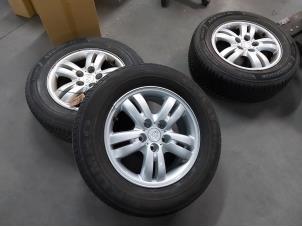 Used Set of sports wheels Hyundai Tucson (JM) 2.0 16V CVVT 4x2 Price € 250,00 Margin scheme offered by De Witte Boerderij B.V.