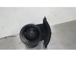 Used Heating and ventilation fan motor Volkswagen Transporter T5 2.5 TDi Price € 50,00 Margin scheme offered by De Witte Boerderij B.V.
