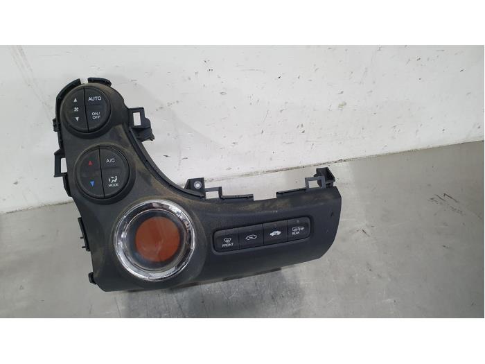 Begagnade Klimatpanel Honda Jazz (GE6/GE8/GG/GP) 1.4 VTEC 16V Pris € 125,00 Marginaltabell erbjuds av De Witte Boerderij AutoMotive