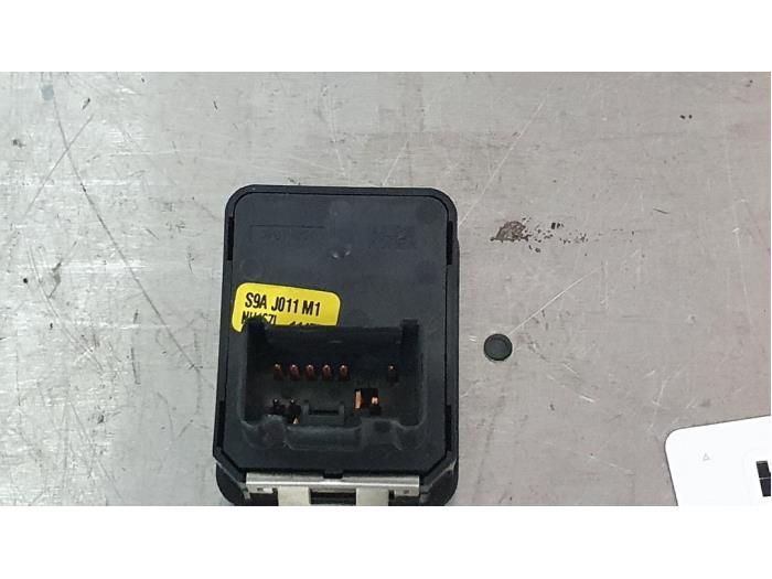 Mirror switch from a Honda Jazz (GD/GE2/GE3) 1.3 i-Dsi 2005