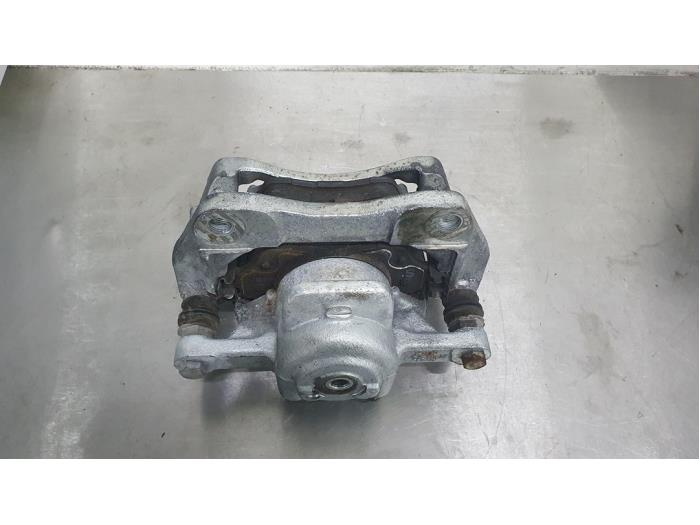 Usagé Etrier de frein avant gauche Ford Transit Courier 1.5 TDCi 75 Prix € 60,50 Prix TTC proposé par De Witte Boerderij AutoMotive