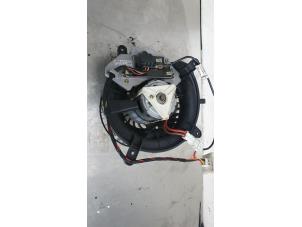 Used Heating and ventilation fan motor Mercedes E Combi (S210) 2.6 E-240 V6 18V Price € 75,00 Margin scheme offered by De Witte Boerderij B.V.