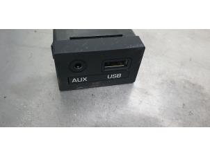 Gebrauchte AUX / USB-Anschluss Hyundai i10 (B5) 1.0 12V Preis € 15,00 Margenregelung angeboten von De Witte Boerderij B.V.