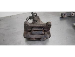 Used Rear brake calliper, left Opel Vivaro 2.0 CDTI 16V Price € 50,00 Margin scheme offered by De Witte Boerderij B.V.