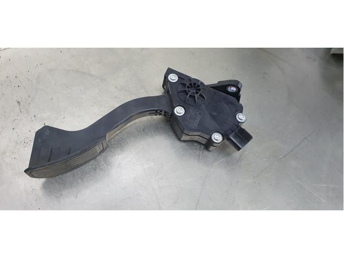 Begagnade Gaspedalsensor Toyota Prius Plus (ZVW4) 1.8 Hybrid 16V Pris € 10,00 Marginaltabell erbjuds av De Witte Boerderij AutoMotive