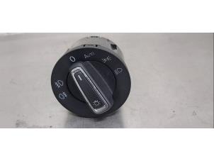 Used Light switch Volkswagen Polo V (6R) 1.2 TSI 16V BlueMotion Technology Price € 15,00 Margin scheme offered by De Witte Boerderij B.V.