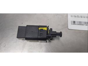Used Brake light switch Chevrolet Spark 1.2 16V Price € 5,00 Margin scheme offered by De Witte Boerderij B.V.