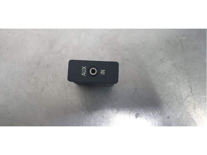 Connexion USB d'un MINI Mini (R56) 1.4 16V One 2007