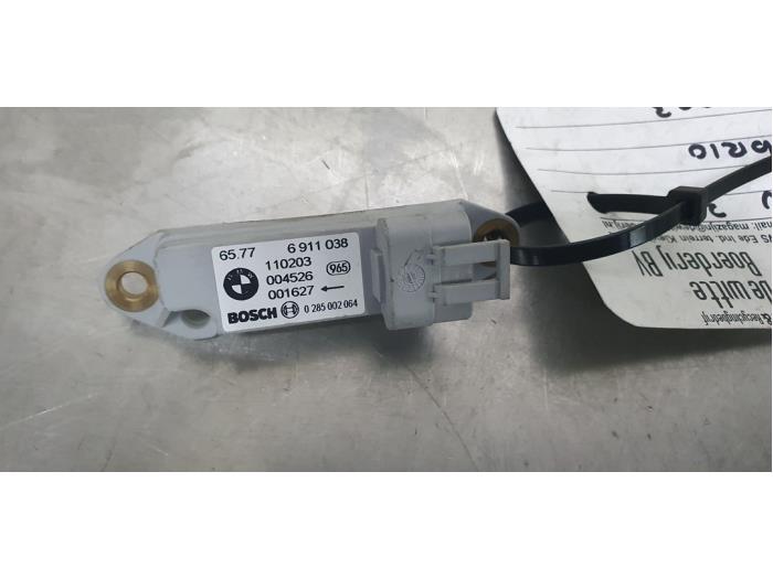 Airbag sensor from a BMW 3-Serie 2003