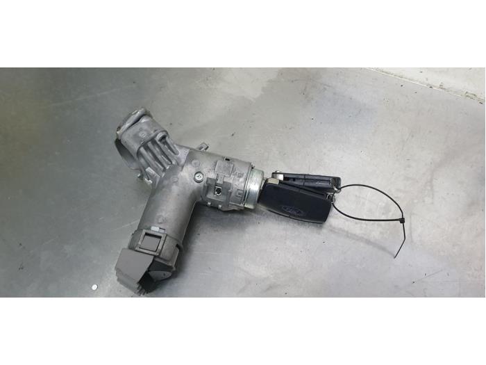 Ignition lock + key from a Ford Fiesta 6 (JA8) 1.6 TDCi 16V 95 2011