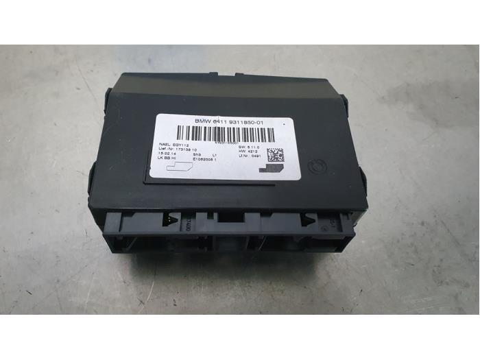 Używane Modul climatronic BMW 3 serie (F30) 320d 2.0 16V EfficientDynamicsEdition Cena € 35,00 Procedura marży oferowane przez De Witte Boerderij AutoMotive