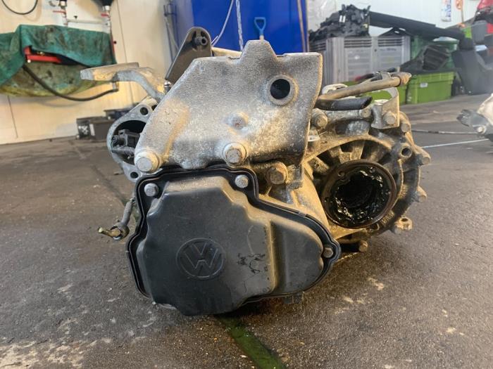 Gearbox from a Seat Leon (1P1) 1.6 TDI 16V 105 2011