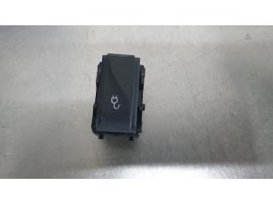 Used Tank cap cover switch Renault Zoé (AG) Price € 10,00 Margin scheme offered by De Witte Boerderij B.V.